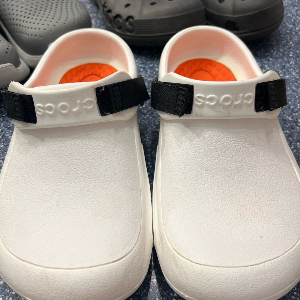 Women’s Size 8 Workplace Bistro Crocs